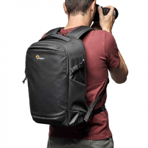 Lowepro Flipside 300 AW III fényképezőgép hátizsák fekete (LP37350-PWW)