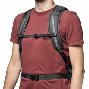 Lowepro Flipside 300 AW III fényképezőgép hátizsák fekete (LP37350-PWW)