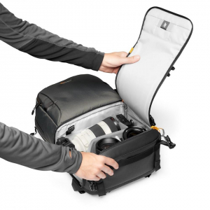 Lowepro Fastpack BP 250 AW III szürke fényképezőgép hátizsák (LP37332-PWW)