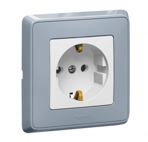 Legrand Cariva 2P+F csatlakozóaljzat fehér (773820)