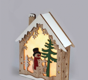 IRIS Faház alakú hóember mintás/18,5x21cm/meleg fehér LED-es fa fénydekoráció  (310-08)