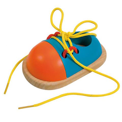 Woodyland Színes fa játék cipőcske fűzővel (90625)