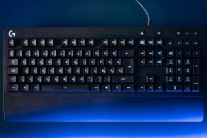 Logitech G213 Prodigy RGB Gaming Magyar billentyűzet fekete (920-010739) 