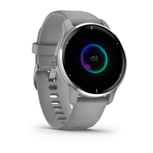 Garmin Venu 2 Plus púderszürke ezüst kerettel, és púderszürke szilikon szíjjal (010-02496-10)
