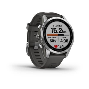 Garmin Fenix 7S okosóra ezüst, grafit színű szilikon szíjjal (010-02539-01)