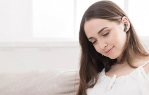 BlitzWolf AirAux AA-UM4X TWS Bluetooth f&uuml;lhallgat&oacute; fekete