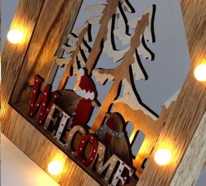 IRIS Karácsonyi ház alakú madarak mintás/20x30x5,5cm/meleg fehér LED-es fa fénydekoráció  (309-02)