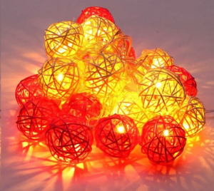 IRIS Gömb alakú fonott/rattan/4m/fehér/20db LED-es/3xAA elemes fénydekoráció  (101-01)