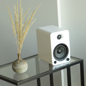 Kanto YU6 aktív Bluetooth hangszóró matt fehér (KA0004)