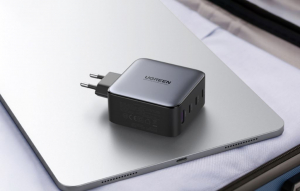 UGREEN CD226 USB-A + 3x USB-C 100W QC3.0 PD hálózati töltő fekete (40747)