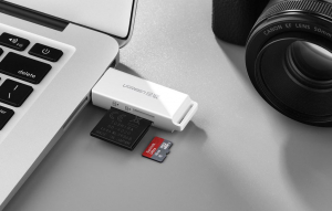 UGREEN CM104 SD / microSD USB 3.0 memóriakártya-olvasó fekete (40752)