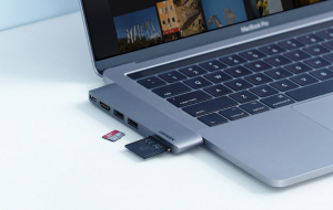 UGREEN CM380 USB-C hub adapter MacBook Air / Pro készülékhez szürke (80856)