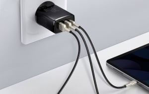 Baseus kompakt gyorstöltő 2xUSB-A / USB-C PD 30W fekete (CCXJ-E01)