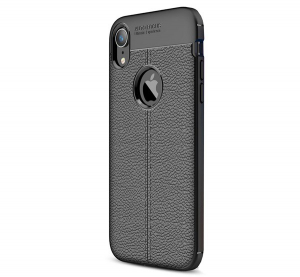 Szilikon telefonv&eacute;dő (k&ouml;zepesen &uuml;t&eacute;s&aacute;ll&oacute;, bőr hat&aacute;s&uacute;, varr&aacute;s minta, logo kiv&aacute;g&aacute;s) FEKETE [Apple iPhone XR 6.1]