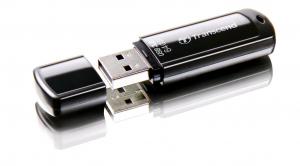 Pen Drive 64GB Transcend JetFlash 700 USB 3.0 (TS64GJF700)