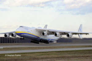 Revell Antonov An-225 Mrija Repülőmodell építőkészlet 1:144 (04958)
