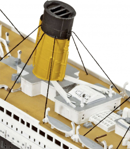 Revell R.M.S. Titanic Hajómodell építőkészlet 1:700 (05210)