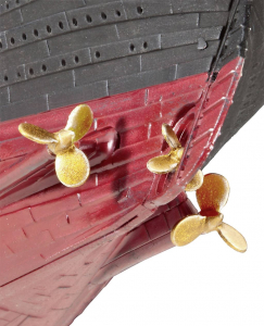 Revell R.M.S. Titanic Hajómodell építőkészlet 1:700 (05210)