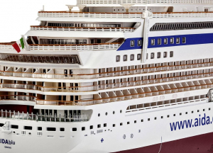 Revell Aida Hajómodell építőkészlet 1:400 (05230)