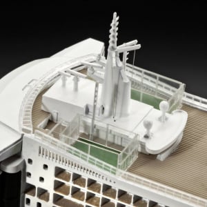 Revell Queen Mary 2 Haj&oacute;modell &eacute;p&iacute;tők&eacute;szlet 1:700 (05231)