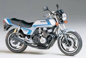 Tamiya Honda CB 750F Custom Tuned Motorker&eacute;kp&aacute;r &eacute;p&iacute;tők&eacute;szlet 1:12 (300014066)