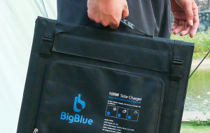 BigBlue 100 Wattos hordozható napelem (B408)