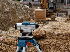Bosch GOL 32 D + BT160 + GR 500 optikai szintező állvánnyal (0601068502)