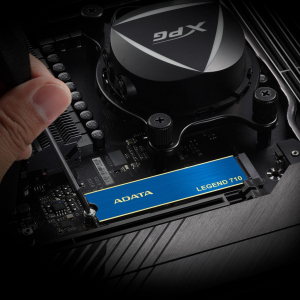 256GB ADATA SSD M.2 meghajtó Legend 710 (ALEG-710-256GCS)