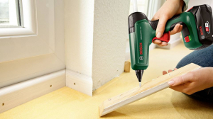 Bosch AdvancedGlue 18V akkumul&aacute;toros ragaszt&oacute;pisztoly akku &eacute;s t&ouml;ltő n&eacute;lk&uuml;l (0603264800)