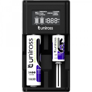 Uniross UCX004 kompakt LCD gyorst&ouml;ltő Li-ion/Ni-MH/LiFePo4 akkuk t&ouml;lt&eacute;s&eacute;re