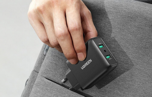 UGREEN 2xUSB-A gyorstöltő PD 18W fekete (10216)