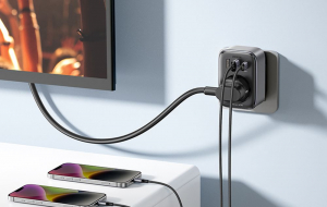 UGREEN 4 az 1-ben adapter USB hub 1x EU aljzat 2x USB-A + 1xUSB-C szürke (90613)