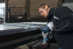 Bosch Professional GSR 18V-28 akkus fúrócsavarozó akku nélkül (06019H4108)