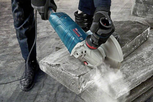 Bosch Professional GWS 24-230 P nagy sarokcsiszoló (06018C3100)