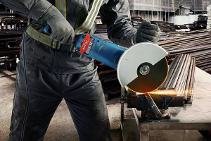 Bosch Professional GWS 24-230 PZ nagy sarokcsiszol&oacute; (06018C3400)