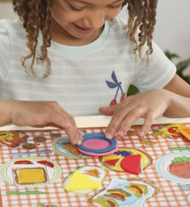 Hasbro Play-Doh: Piknik kosár gyurmaszett (F69165L0)
