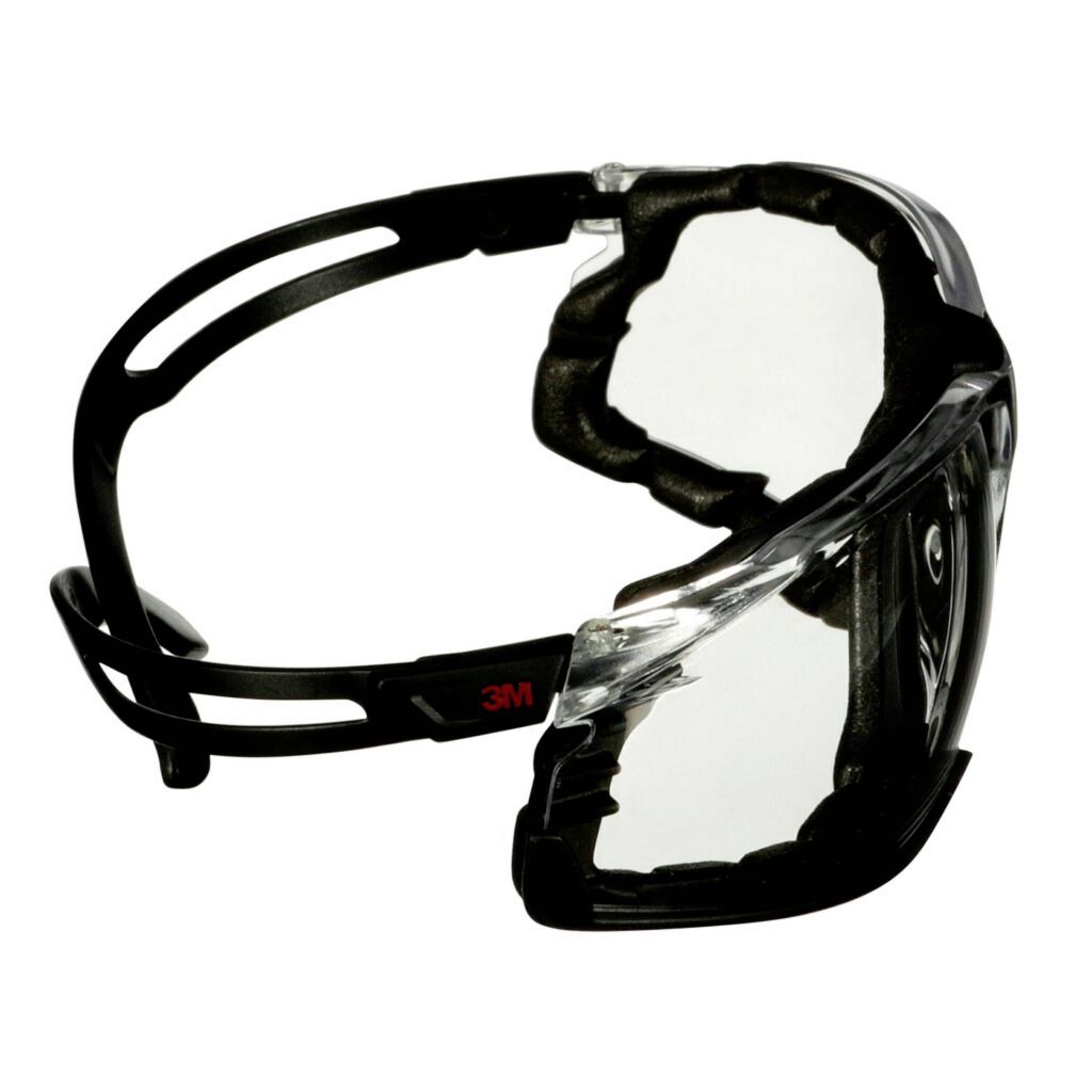 3M SecureFit SF501SGAF-BLK-FM védőszemüveg, párásodásmentes, átlátszó lencse, fekete