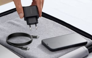 UGREEN USB-C hálózati töltő 25W + USB-C - USB-C kábel 2m fekete (50581B)