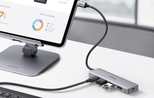 UGREEN 4 az 1-ben USB-C hub 4xUSB-A + USB-C szürke (70336B)