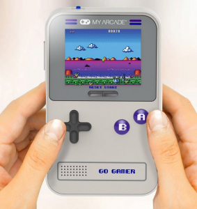 My Arcade DGUN-3910 Go Gamer Classic hordozhat&oacute; j&aacute;t&eacute;kkonzol sz&uuml;rke - lila (300 j&aacute;t&eacute;k)