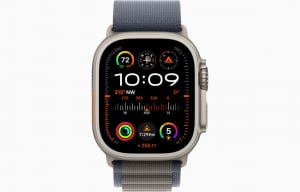 Apple Watch Ultra 2 GPS + Cellular 49mm titántok, kék alpesi pánt (M) (MREP3FD/A)