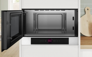 Bosch BFL7221W1 be&eacute;p&iacute;thető mikrohull&aacute;m&uacute; s&uuml;tő feh&eacute;r