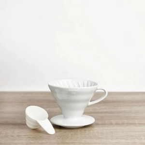 Hario Dripper V60-01 filteres kávékészítő kerámia fehér (VDCR-01-W)