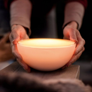 Philips Hue Go v2 LED asztali lámpa + Hue Bridge (PHL23003set)