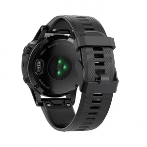 Gigapack 22mm szilikon, QuickFit csatlakozású Garmin pótszíj rombusz mintás fekete (GP-149226)