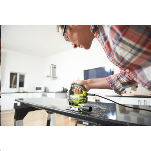 RYOBI RJS1050-K sz&uacute;r&oacute;fűr&eacute;sz 680W