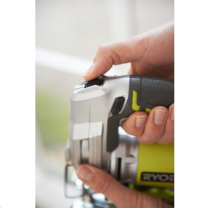 RYOBI RJS1050-K sz&uacute;r&oacute;fűr&eacute;sz 680W