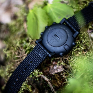 Suunto Core Alpha Stealth karóra (SS050504000)