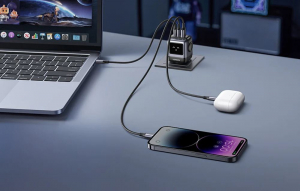 Ugreen Nexode RG 2xUSB-C + USB-A hálózati töltő (Robot GaN) 65W (25685B)