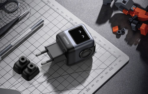 Ugreen Nexode RG 2xUSB-C + USB-A hálózati töltő (Robot GaN) 65W (25685B)